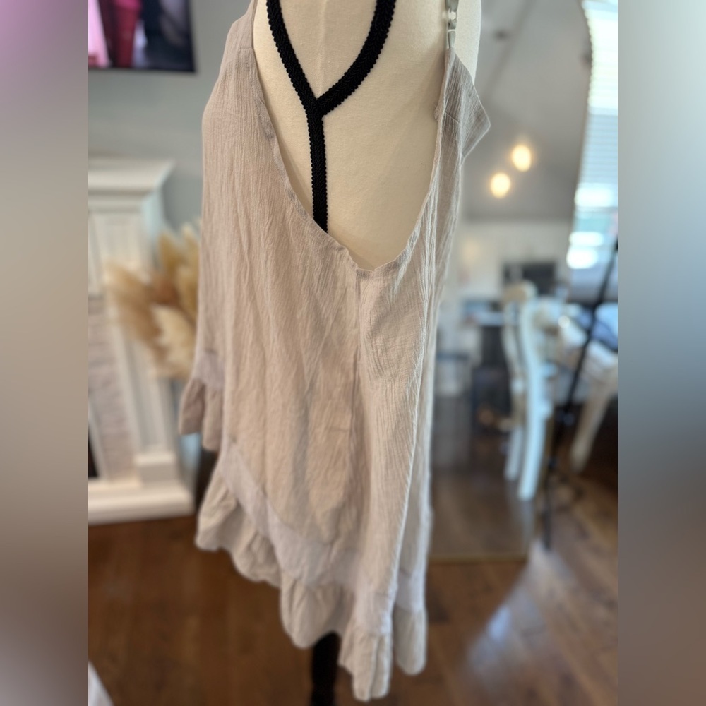 MISSLOOK Light Gray/Beige Ruffle Hem Top - Picture 4 of 6